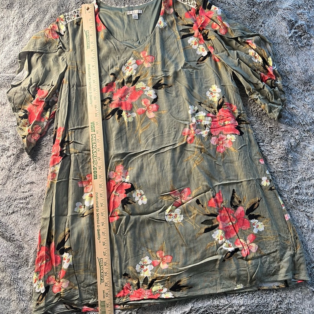 EST 1846 Floral V-Neck Dress XL